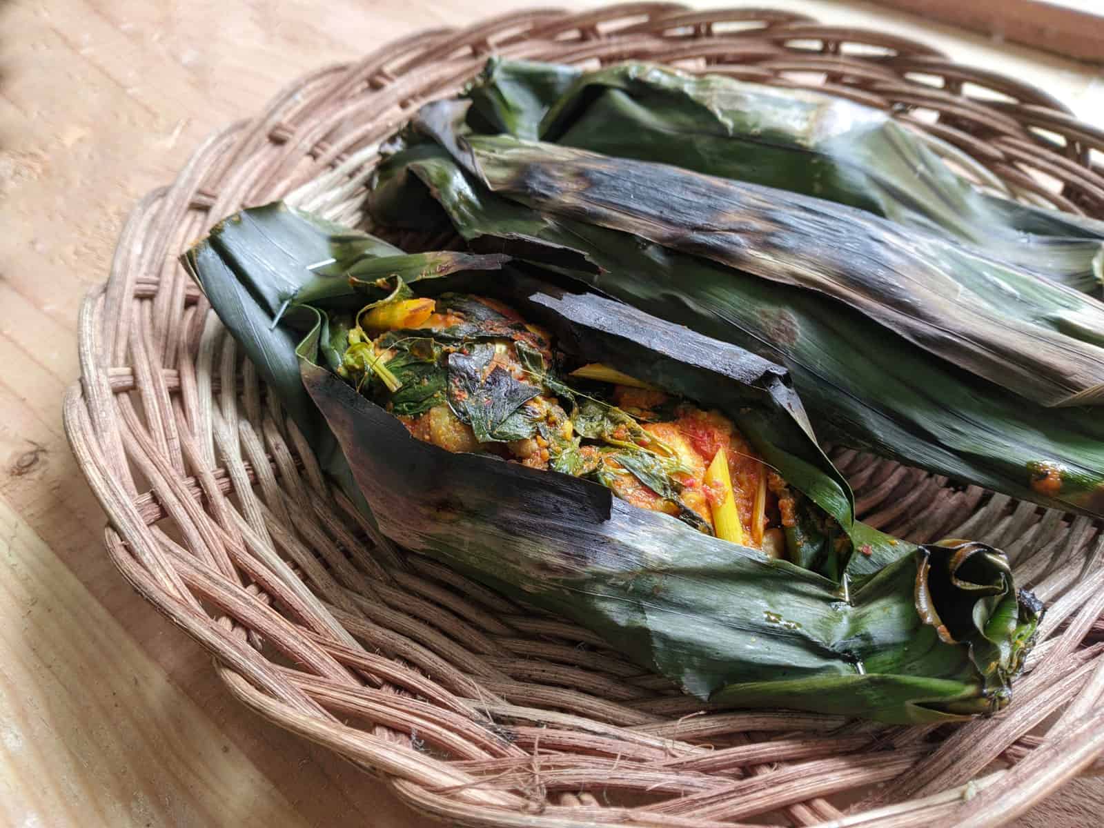 ayampaco is a traditional dish in the cuisine of Morona Santiago, Ecuador